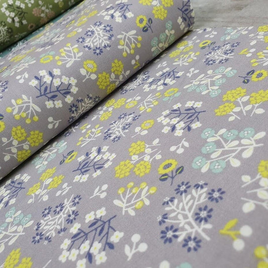 Baumwollstoff - Blümchenzweige aus Japan - hellgrau