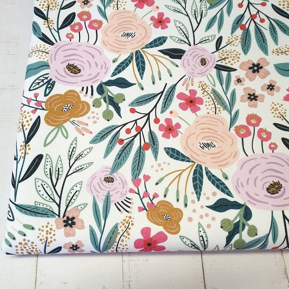 Vorbestellung MYO Design - Twill Canvas - Wildrosen - weiss