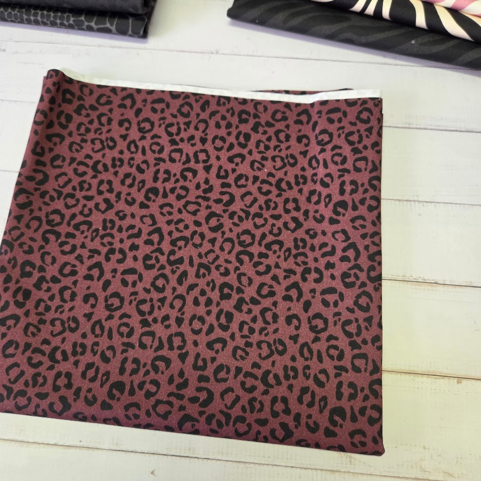 MYO Design - Twill Canvas - Leopard - dunkle beere