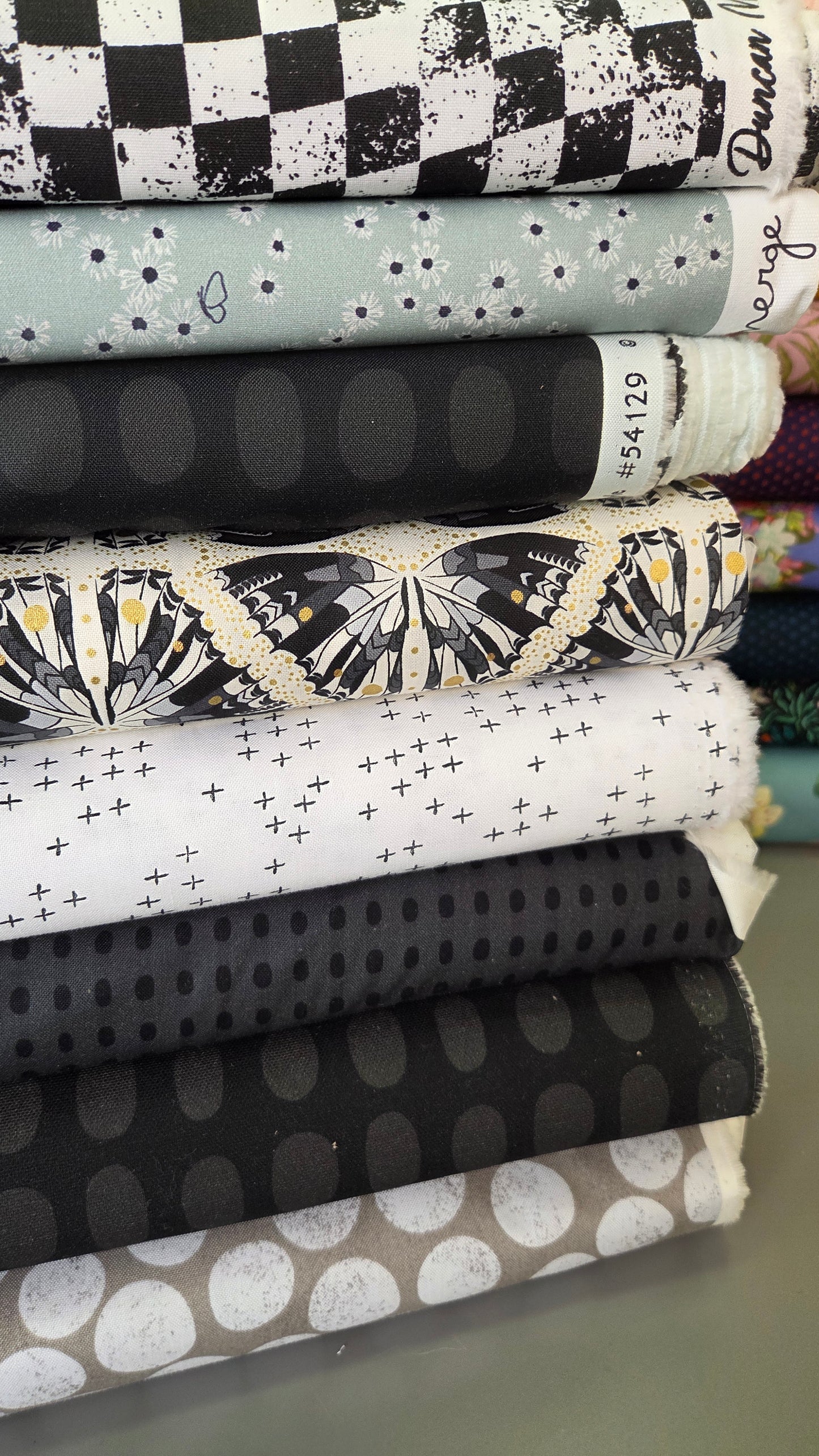 Windham Fabrics - Swatch - Stones - mushroom