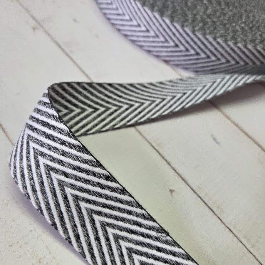 ZickZack Gurtband - verschiedene Farben - 30mm