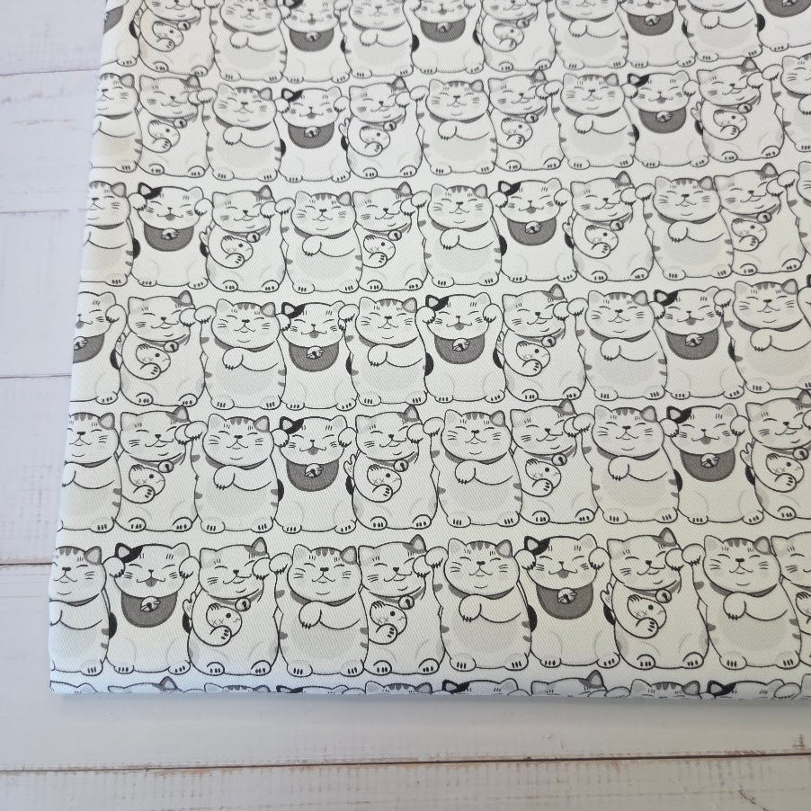 MYO Design - Twill Canvas - Maneki-neko - Winkekatzen - schwarz-weiss