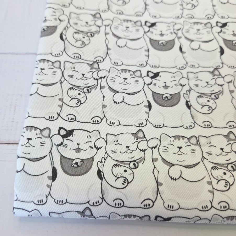 MYO Design - Twill Canvas - Maneki-neko - Winkekatzen - schwarz-weiss