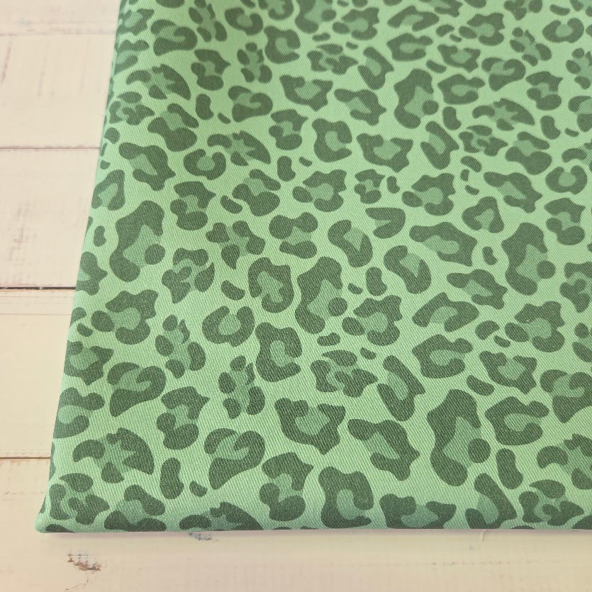 MYO Design - Twill Canvas - Leopard - pale mint