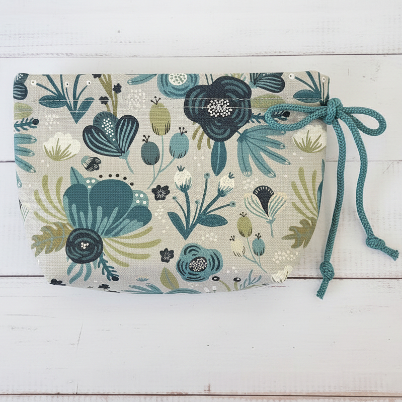 MYO Design - Unbleached Cotton Canvas - Flowerfield light grey